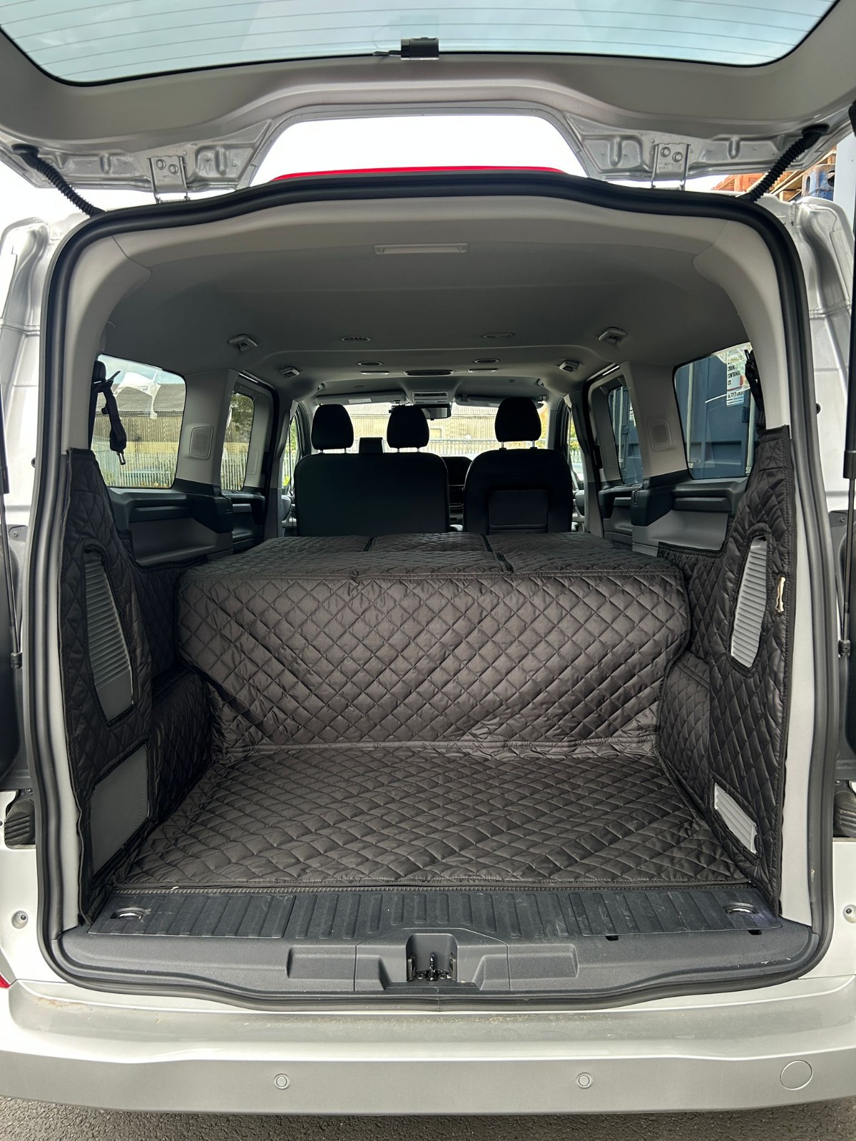 Ford Tourneo Custom LWB Tailored Boot Liner - 4