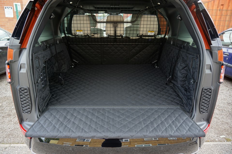 Land Rover Discovery 5 2017 - 2026 (With Dog Guard In Use) (With Air Vent) Fully Tailored Boot Liner